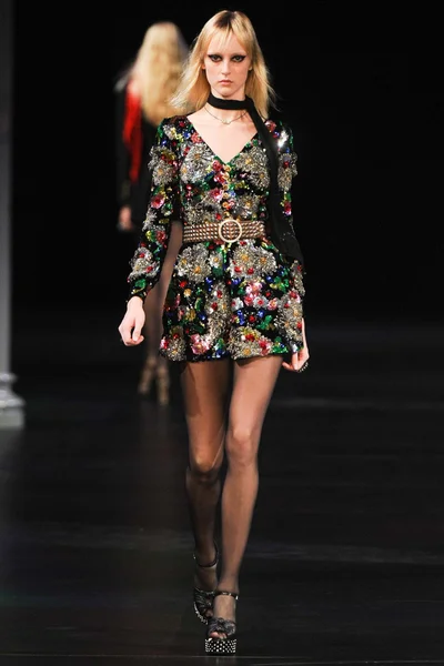 Look 35